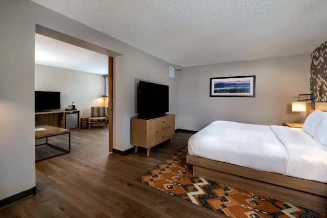 جناح بإطلالة على الجبل بغرفة نوم واحدة، Holiday Inn Estes Park 1/3
