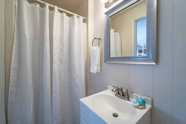 Efficiency, Deluxe, Cottage, Studio, King Bed, Sofa، Ocean Glass Inn 8/9