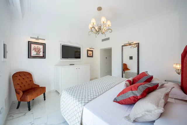 جناح جونيور بسرير مزدوج بإطلالة على البحر بشرفة، Villa Amore 2/4