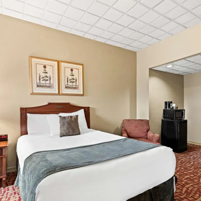 جناح بسرير كينج وسرير مزدوج، Genetti Hotel SureStay Collection By Best Western 3/14