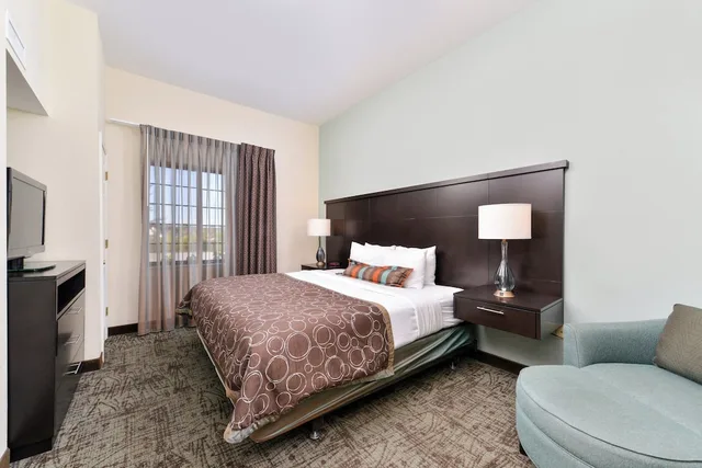 جناح بسرير كينج بغرفة نوم واحدة بمطبخ، Staybridge Suites O Fallon Chesterfield 2/8