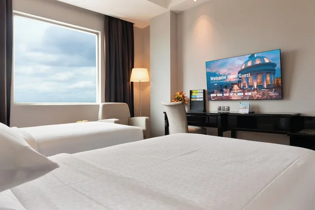 غرفة بسريرين منفصلين للمدخنين، FOUR POINTS BY SHERATON MEDAN 2/10