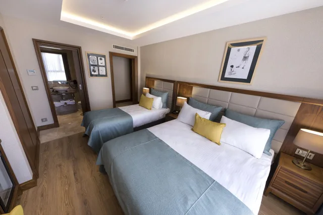 غرفة قياسية بسرير كينج وسرير فردي، Endless Art Hotel 1/10