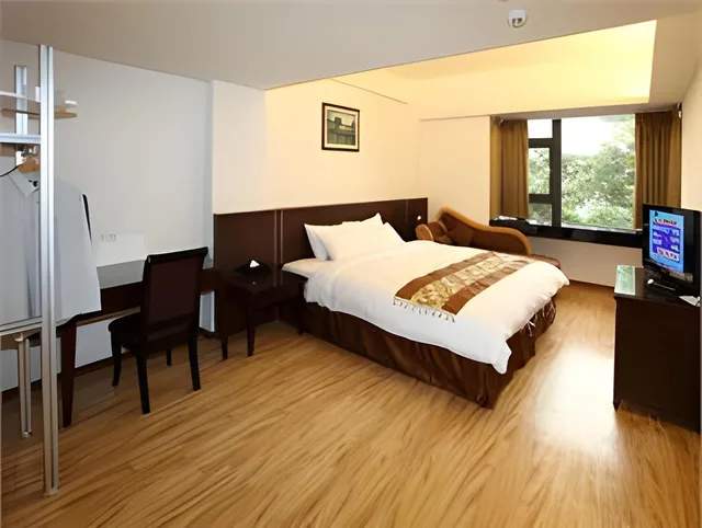 Deluxe, Double Bed, Huang Shin Business Hotel - ZhongGung Branch 2/2