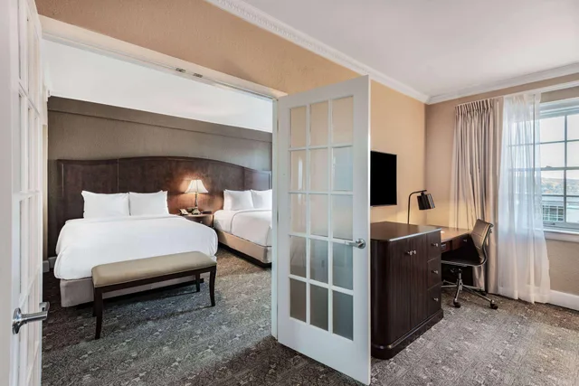 جناح فاخر بسريرين كوين بإطلالة على المدينة بغرفتي نوم، The Americus Hotel Trademark Collection by Wyndham 1/1