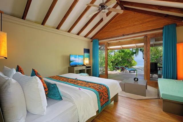 Sunset Beach Villa, King Bed، Canareef Resort Maldives 1/5