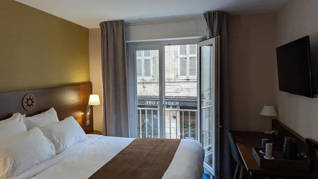 Select, Double Bed, Street View، Hotel Le Yachtman 4/10