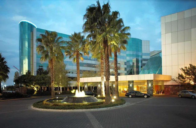 غرفة بسرير مزدوج، Southern Sun O.R. Tambo International Airport 1/1