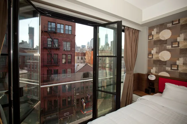 Room, King Bed, City View, French Balcony، NobleDen Hotel 4/5