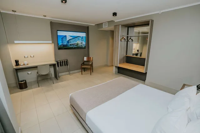 غرفة بسرير كينج لذوي الإعاقة، Best Western Ferrat 1/6