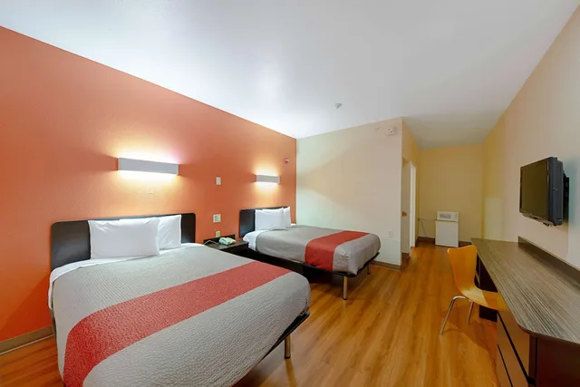غرفة قياسية بسريرين مزدوجين لذوي الإعاقة، Motel6 Rhome, TX 4/9
