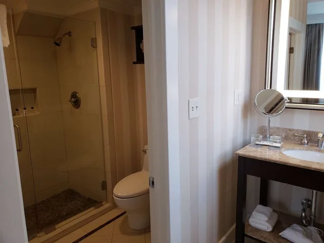 Cupola, Suite, King Bed, Mountain View, Sofa، Inns At The Equinox 4/4