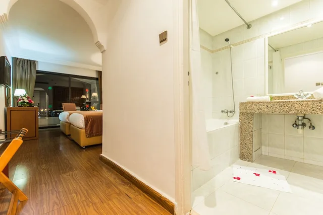 غرفة بسريرين منفصلين بإطلالة على المسبح، Royal Mirage Hotel Agadir 2/2