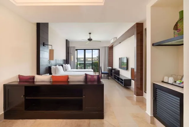 غرفة سوبيريور بسريرين مزدوجين بإطلالة على الحديقة، Ramada Plaza by Wyndham Sanya Bay 5/8