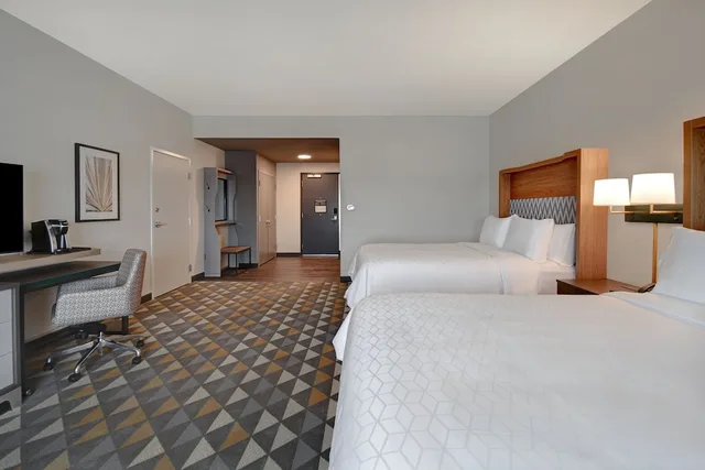 غرفة قياسية بسرير فردي، Holiday Inn Erie 2/10