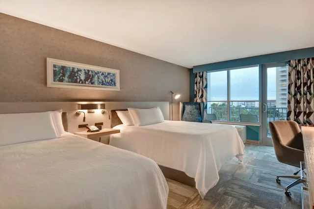 غرفة بسريرين كوين بشرفة، Hilton Garden Inn Destin Miramar Beach 3/3