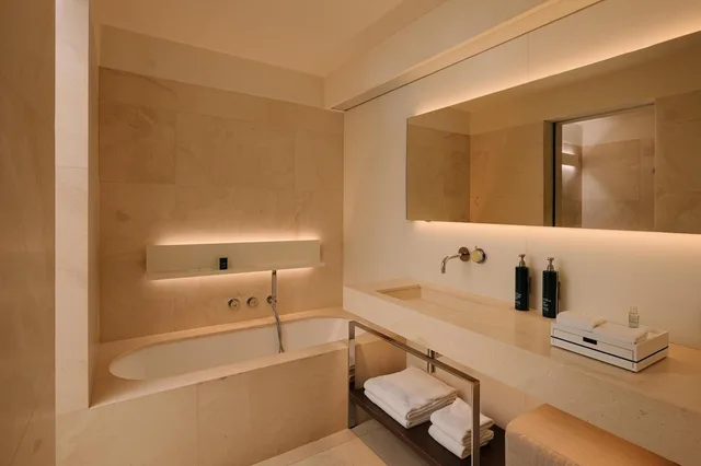 Loft, Suite, King Bed, Hilton Lake Como 10/10