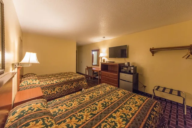 غرفة بسريرين مزدوجين للمدخنين، Patuxent Inn 2/3