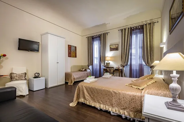 غرفة رباعية بسرير مزدوج، B&B De' Biffi 2/7