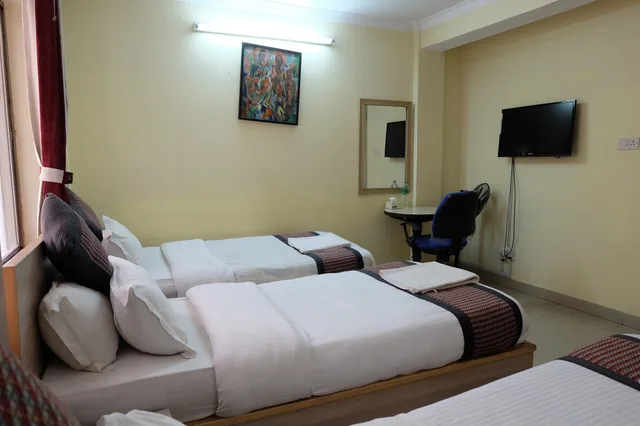غرفة ديلوكس ثلاثية بثلاثة أسرّة، Hotel Mountain Gateway (ex. Namaste Nepal Hotels and Apartment) 1/3