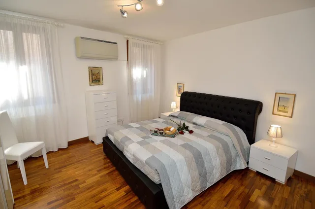 شقة بإطلالة على القناة بغرفتي نوم، Charming Venice Apartments 2/10