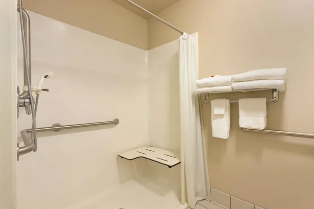 غرفة بسريرين كوين لذوي الإعاقة، Travelodge By Wyndham Marysville 2/2