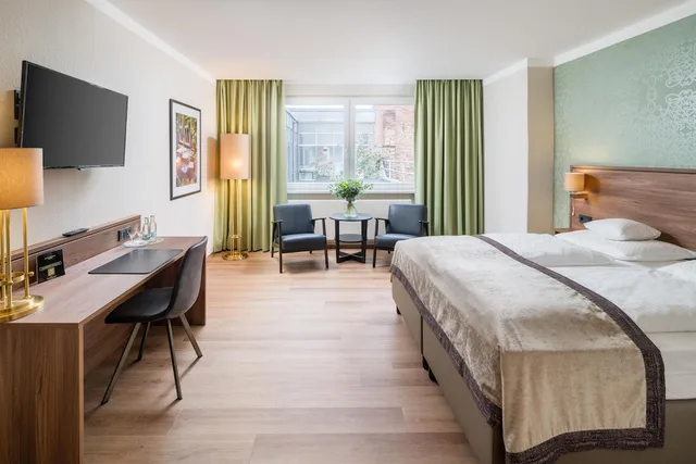 Comfort, Double Bed, Large, Corner, Best Western Plus Hotel Excelsior 3/5
