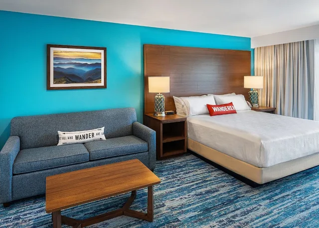 جناح جونيور بسرير كينج مع أريكة لذوي الإعاقة، Compass by Margaritaville Hotel Pigeon Forge 1/2