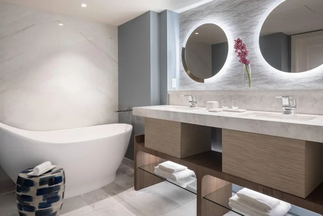 Guest Room, King Bed, Resort View, Balcony, Club Floor، Ritz Carlton St Thomas 2/4