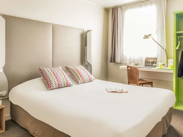 Next Generation, Double Bed، Campanile Pont de Suresnes 1/5