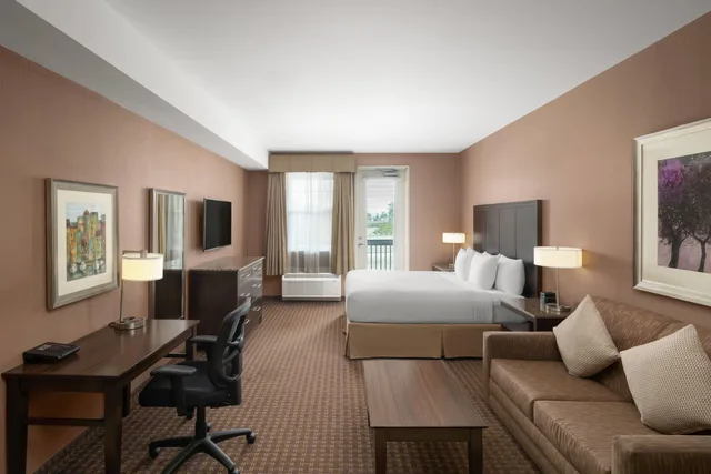 جناح استوديو بسرير كينج بشرفة بمطبخ، La Quinta Inn And Suites By Wyndham Paso Robles 1/2