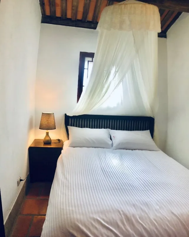 Standard, Double Bed, Tomato Red 1/4