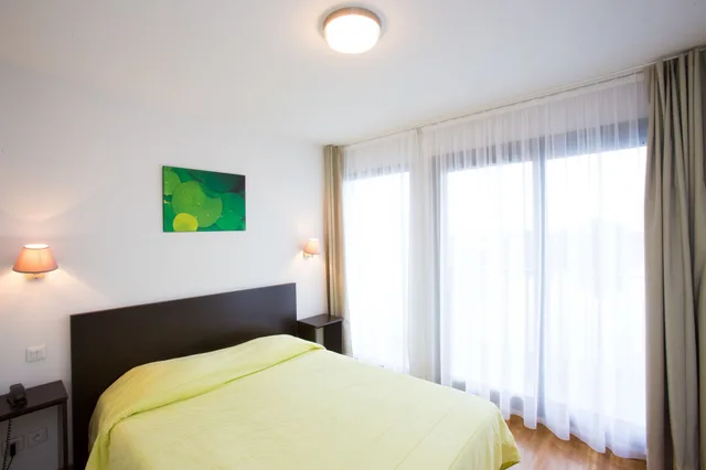 شقة اقتصادية بسرير كوين مع أريكة، All Suites Appart Hotel la Teste de Buch 3/4