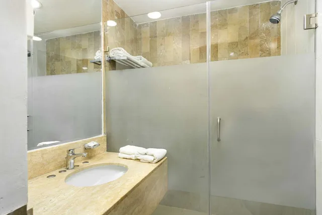 Room, 2 Double Beds, Tru by Hilton Saltillo 5/6