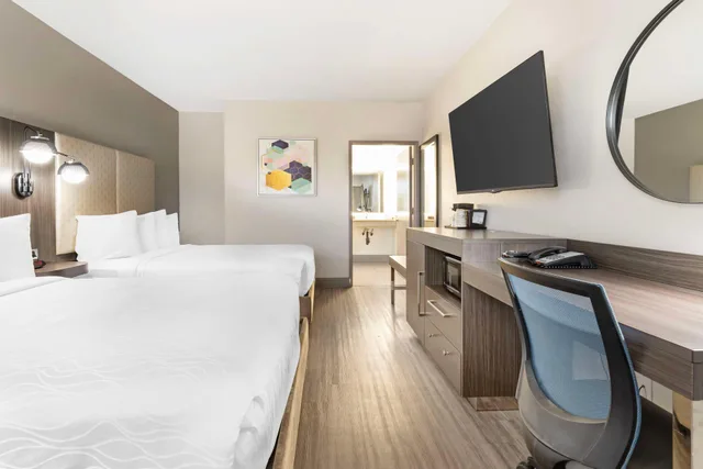 غرفة بسريرين مزدوجين، Best Western Marina State Beach 7/9