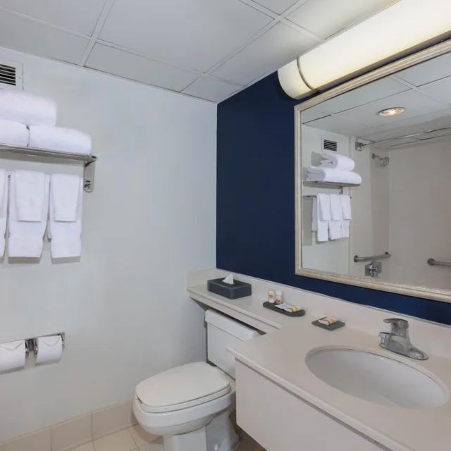 غرفة ديلوكس بسرير مزدوج مع أريكة، La Quinta Inn and Suites by Wyndham Secaucus Meadowlands 4/7