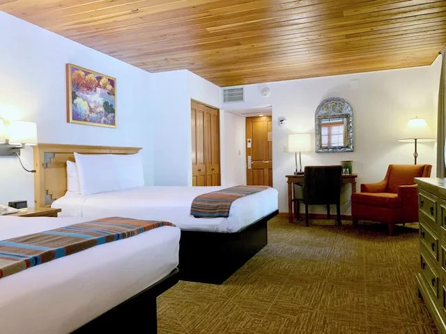 Traditional, 2 Queen Beds, Balcony or Patio، Inn On The Alameda 2/3