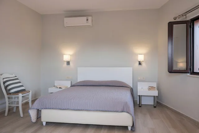 3 Bedrooms, Deluxe, Traditional, Suite, 2 Double and Twin Beds, Sofa، Spilia Village 1/10