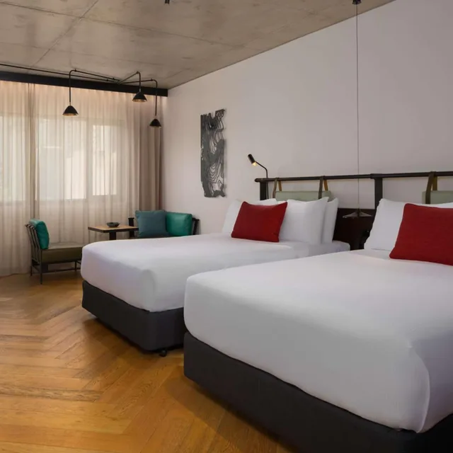 Qt, Twin Beds، QT Melbourne 1/3