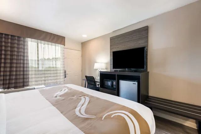 غرفة بسرير كينج، Quality Inn Gastonia East 1/6