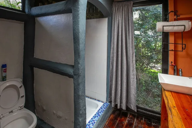كابينة بسرير مزدوج وسرير فردي بحمام خاص، Punda Milias Camp Nakuru 6/7