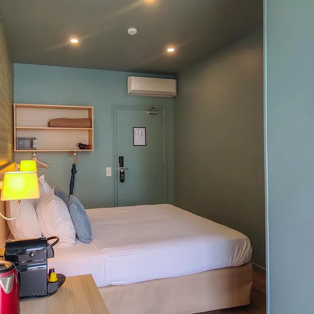 غرفة سوبيريور بسرير مزدوج بشرفة، Hotel Du Centre 1/10