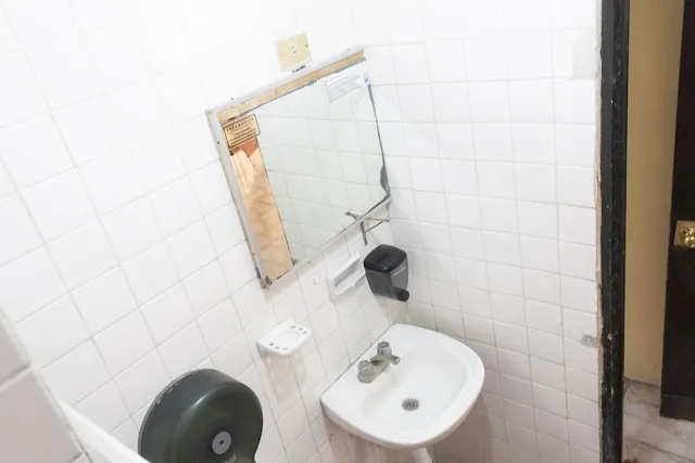 غرفة قياسية بسرير مزدوج، OYO Hotel Colon, Plaza Bicentenario, Zacatecas Centro 4/4
