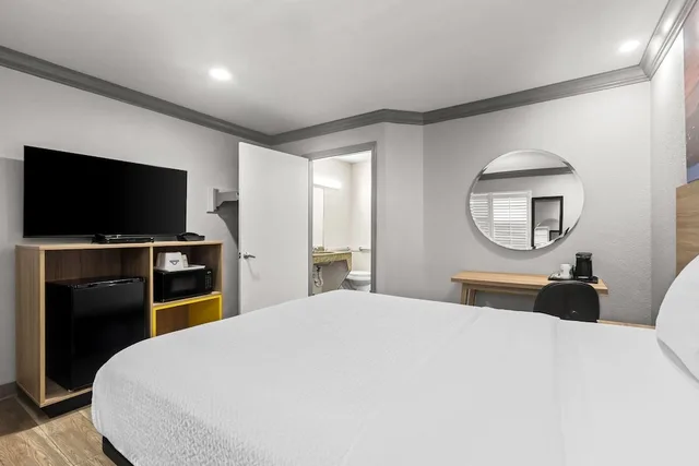 غرفة قياسية بسرير كوين لذوي الإعاقة، Days Inn By Wyndham San Francisco S/Oyster Point Airport 8/10