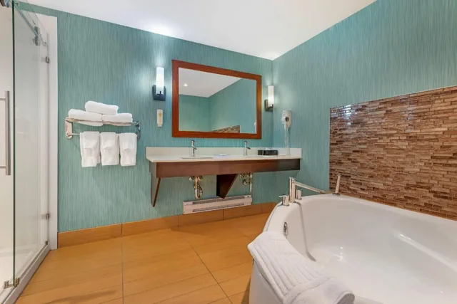 Upgrade, Suite, King Bed، Comfort Inn & Suites Calgary Airport North 4/4