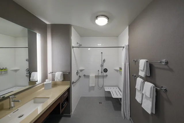 جناح بسرير كينج بغرفة نوم واحدة بمطبخ لذوي الإعاقة، Staybridge Suites Phoenix Biltmore Area 6/7