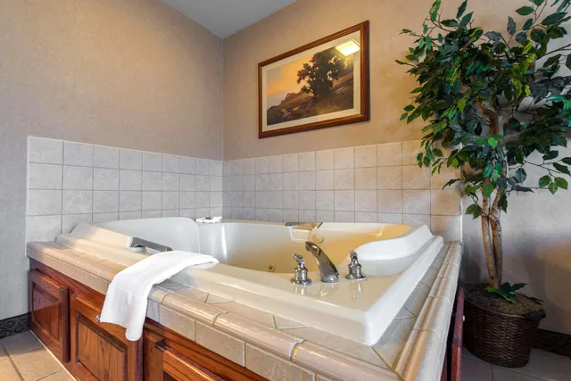 جناح بسرير كينج، Quality Inn Burlington, CO 3/3