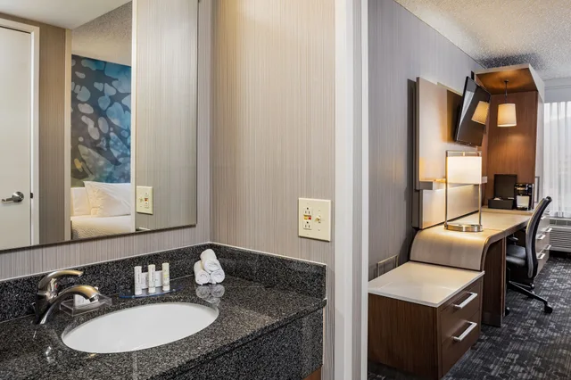 غرفة بسريرين مزدوجين في طابق مرتفع، Courtyard By Marriott Riverside Ucr Moreno Valley Area 3/3