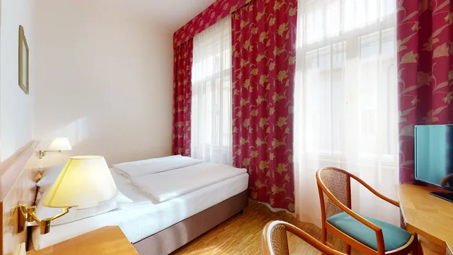 غرفة أساسية بسرير كوين، Hotel Post 1/4