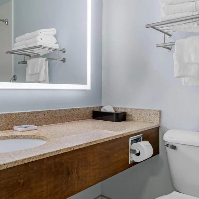جناح عائلي، Best Western Lakewinds 9/10